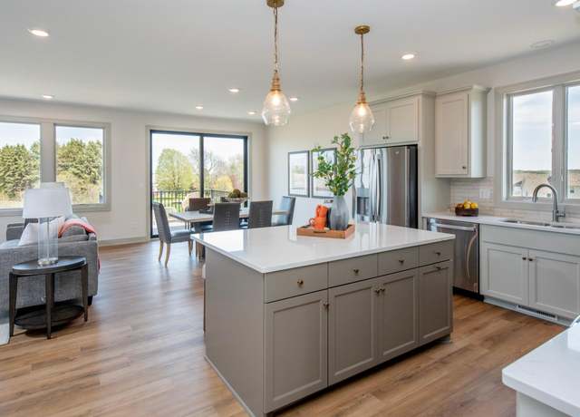 Property at 9128 62nd St S, Cottage Grove, MN 55016, 4 beds, 3 baths
