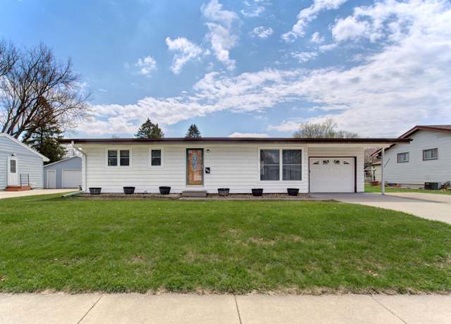 Property at 3624 3rd St NW, Rochester, MN 55901, 3 beds, 2 baths