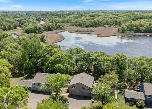 Property at 4812 Grenwich Way N, Oakdale, MN 55128, 2 beds, 1 bath
