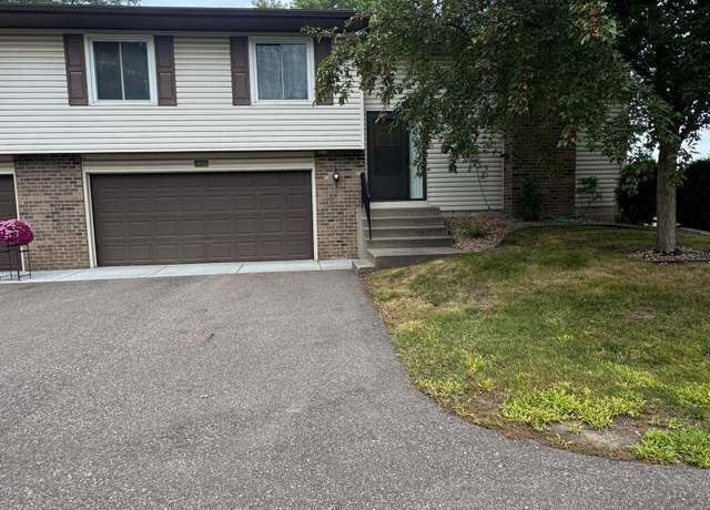 Property at 9372 Kingsview Ln N, Maple Grove, MN 55369, 3 beds, 2 baths