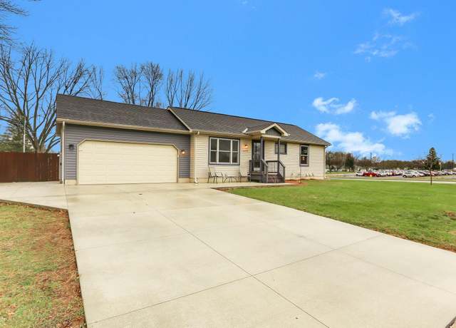 Property at 6692 Upper 163rd Ct W, Lakeville, MN 55068, 4 beds, 3 baths