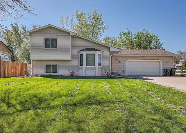 Property at 2970 121st Ave NW, Coon Rapids, MN 55433, 3 beds, 2 baths