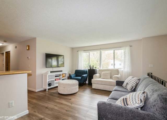 Property at 2622 Brookdale Ln N, Brooklyn Park, MN 55444, 2 beds, 1 bath