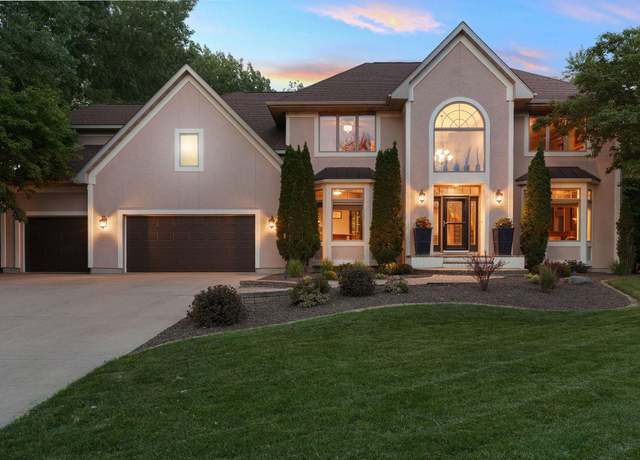 Property at 602 24th St NW, Austin, MN 55912, 5 beds, 4 baths