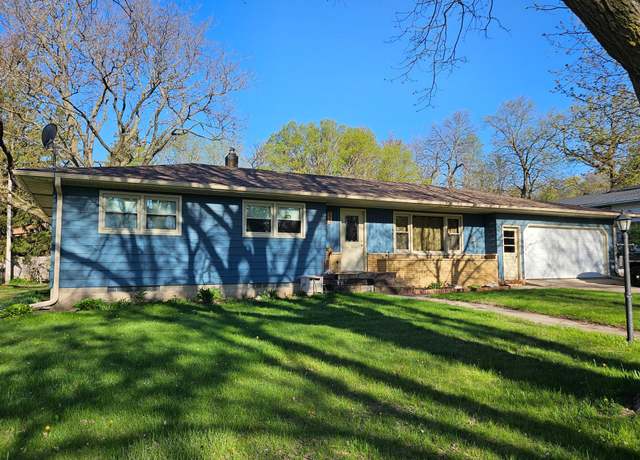Property at 523 7th St, River Falls, WI 54022, 3 beds, 2 baths