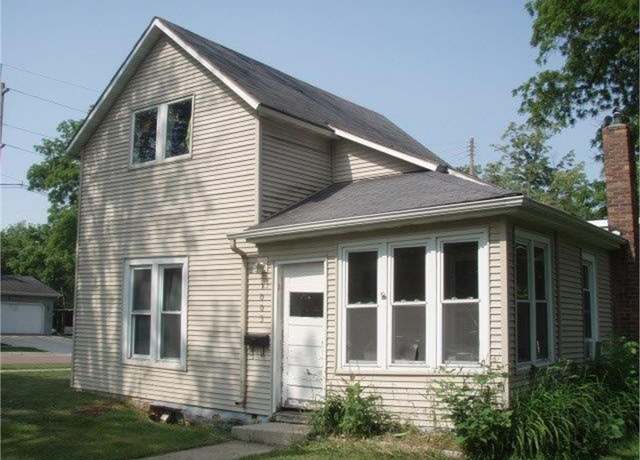 Property at 1003 N Main St, Fairmont, MN 56031, 3 beds, 1 bath
