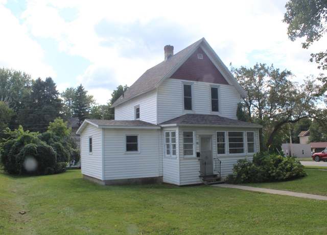 Property at 406 Minnesota Ave E, Glenwood, MN 56334, 3 beds, 2 baths