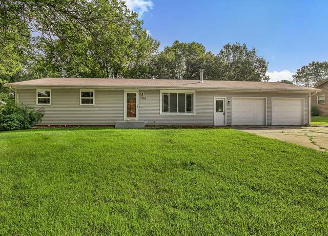 Property at 1509 10th St SE, Willmar, MN 56201, 4 beds, 2 baths