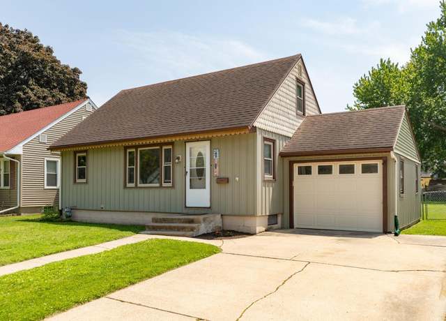 Property at 2010 E Oakland Ave, Austin, MN 55912, 3 beds, 1 bath