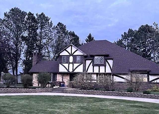 Property at 500 E Hollett St, Tracy, MN 56175, 3 beds, 3 baths