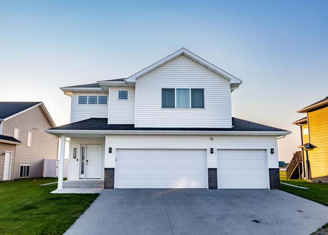 Property at 5726 Deb Dr W, West Fargo, ND 58078, 3 beds, 3 baths