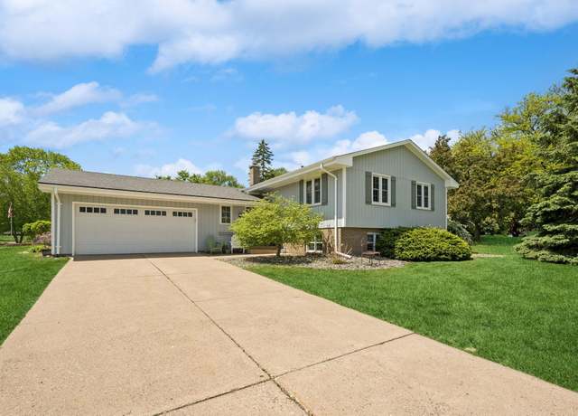 Property at 2759 Irene Cir, Roseville, MN 55113, 4 beds, 2 baths