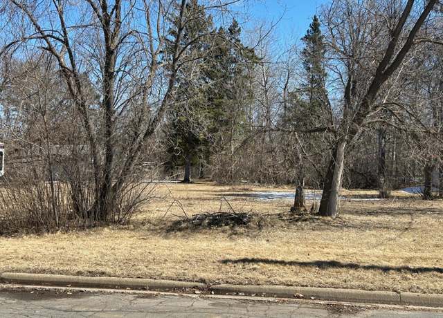 Property at 718 SE 4th Ave, Grand Rapids, MN 55744