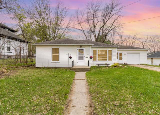 Property at 210 Davis St, Le Sueur, MN 56058, 2 beds, 2 baths