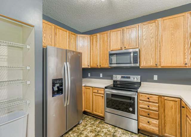Property at 728 Cobblestone Way, Shakopee, MN 55379, 2 beds, 2 baths