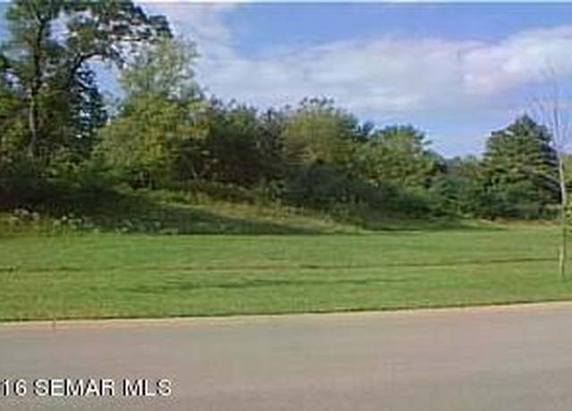 Property at 136 Hillwood Dr, Lake City, MN 55041