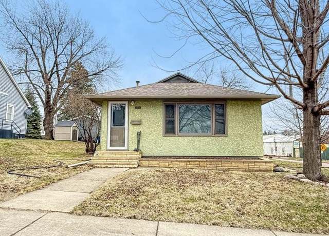 Property at 700 N Main St, Fairmont, MN 56031, 3 beds, 2 baths