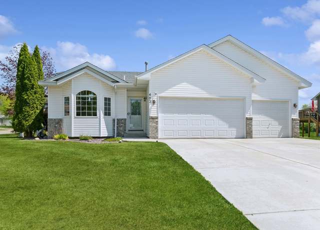 Property at 402 13th Ave NE, Buffalo, MN 55313, 3 beds, 2 baths