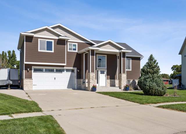 Property at 408 Sequoia Dr, Mapleton, ND 58059, 4 beds, 4 baths