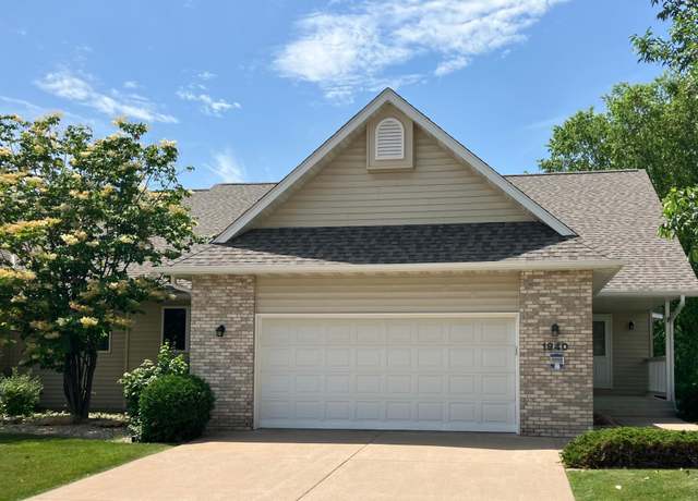 Property at 1940 Cherry St, Red Wing, MN 55066, 3 beds, 3 baths