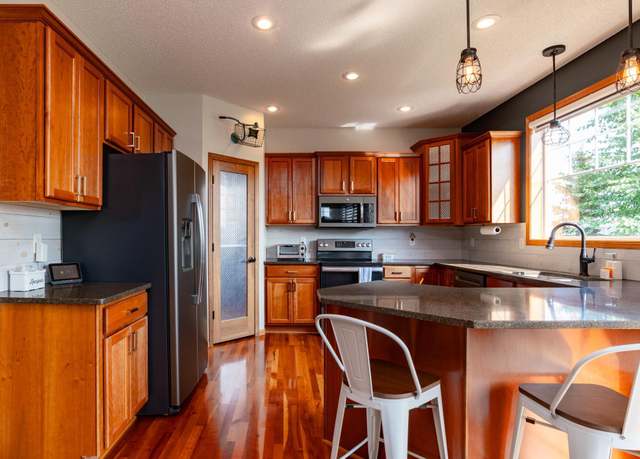 Property at 1715 Lusitano St, Shakopee, MN 55379, 4 beds, 3 baths