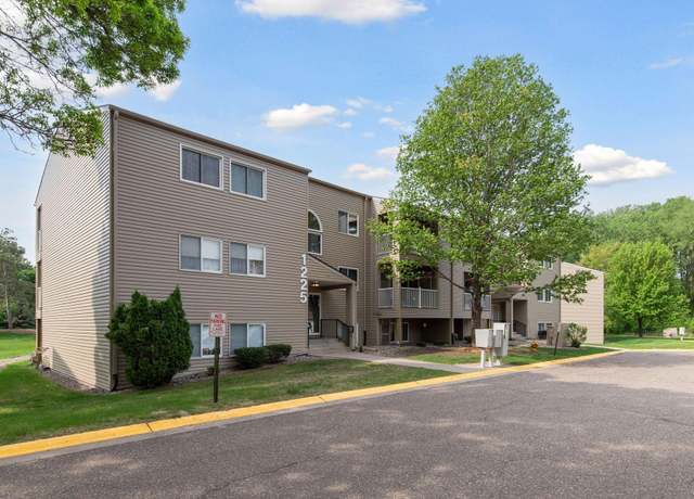 Property at 1225 Ferndale St N Unit B16, Maplewood, MN 55119, 2 beds, 1 bath