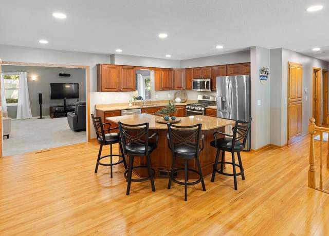 Property at 13103 Parkwood Dr, Burnsville, MN 55337, 4 beds, 3 baths