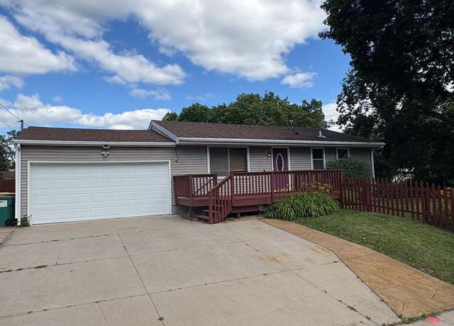 Property at 604 36th Ave NW, Rochester, MN 55901, 3 beds, 1 bath