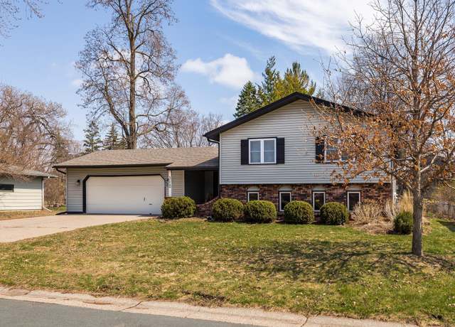 Property at 3110 Evelyn St, Roseville, MN 55113, 4 beds, 2 baths