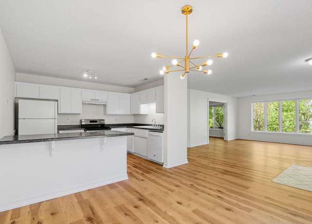 Property at 9018 Neill Lake Rd, Eden Prairie, MN 55347, 2 beds, 1 bath