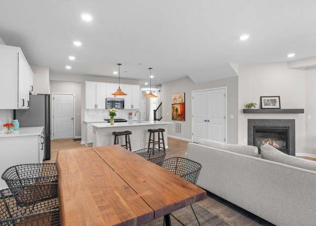 Property at 5322 94th Ln N, Brooklyn Park, MN 55443, 3 beds, 3 baths