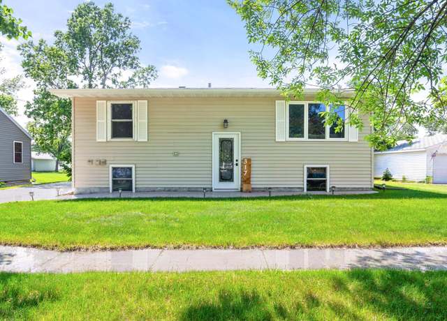 Property at 317 1st St NW, Hillsboro, ND 58045, 4 beds, 2 baths