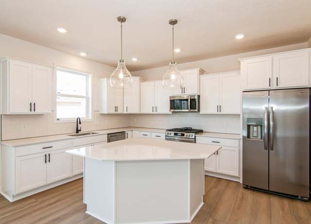 Property at 12114 Ivy St, Rogers, MN 55369, 4 beds, 3 baths