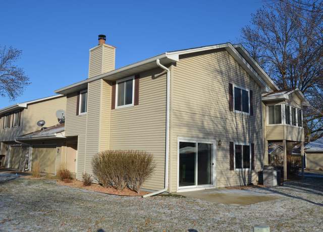 Property at 8431 Thomas Ct N, Brooklyn Park, MN 55444, 3 beds, 2 baths