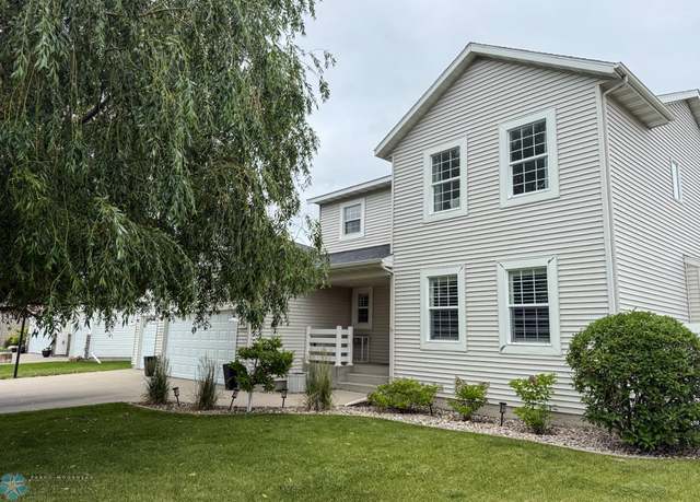 Property at 5592 Farmstead Ct S, Fargo, ND 58104, 4 beds, 4 baths