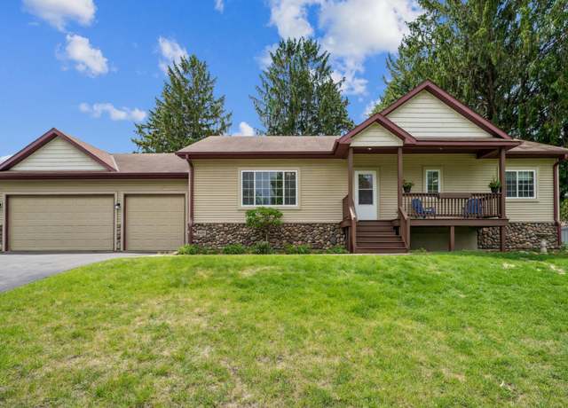 Property at 8401 27th Pl N, New Hope, MN 55427, 4 beds, 3 baths