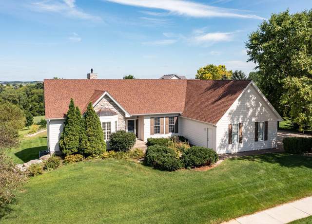 Property at 4928 Scenic Oak Dr SW, Rochester, MN 55902, 4 beds, 4 baths