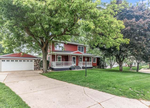 Property at 1035 View Ln, Mendota Heights, MN 55118, 4 beds, 3 baths