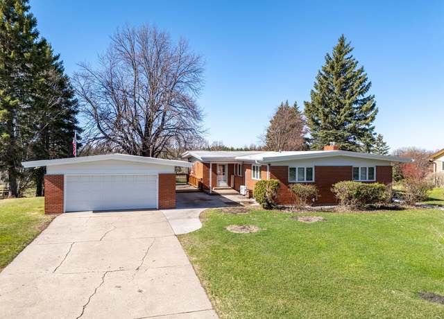 Property at 118 Golf Ter, Crookston, MN 56716, 4 beds, 3 baths
