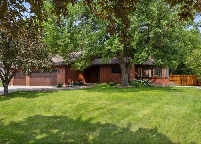 Property at 1732 31st Street Cir S, Moorhead, MN 56560, 4 beds, 2 baths