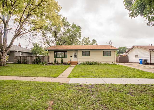 Property at 1909 14th St S, Fargo, ND 58103, 4 beds, 3 baths