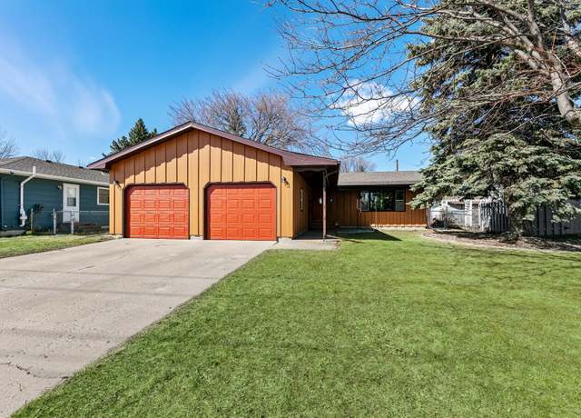 Property at 1422 24th Ave S, Moorhead, MN 56560, 4 beds, 3 baths