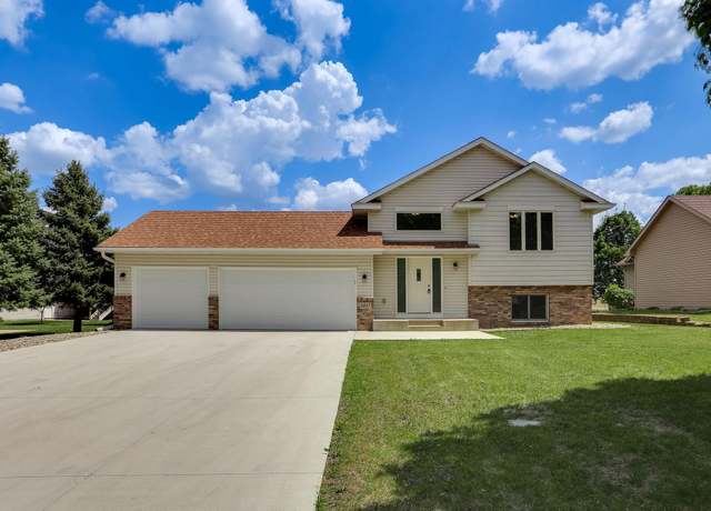 Property at 1017 Bluestem Ln, Lester Prairie, MN 55354, 4 beds, 2 baths