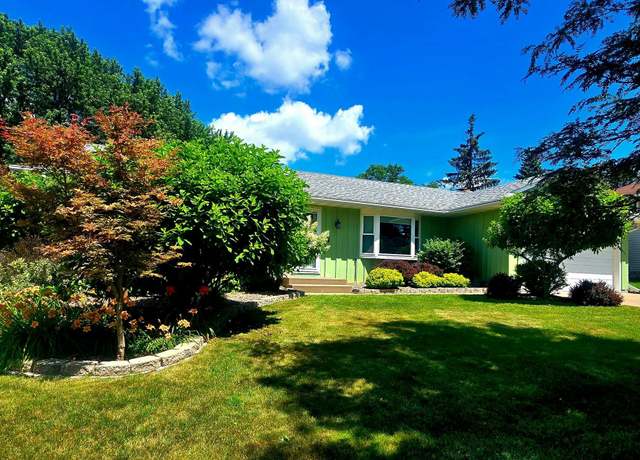 Property at 8047 Ingleside Ave S, Cottage Grove, MN 55016, 5 beds, 2 baths