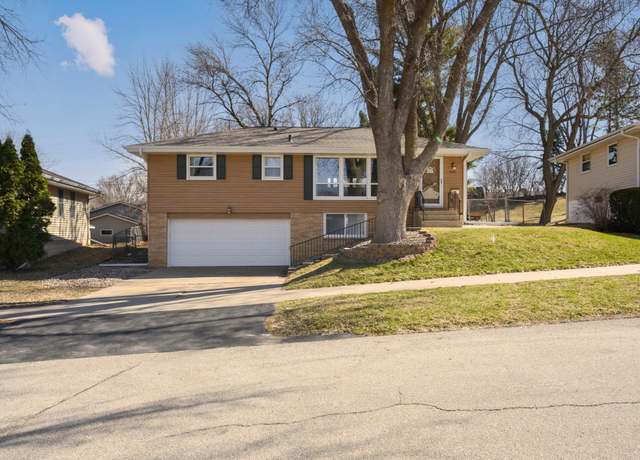 Property at 2662 11th Ave NW, Rochester, MN 55901, 3 beds, 1 bath