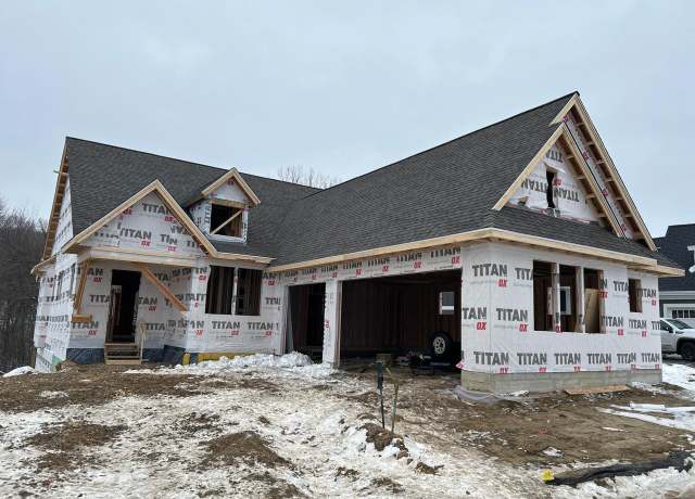 Property at 1510 Avienda Ln, Chanhassen, MN 55317, 4 beds, 3 baths