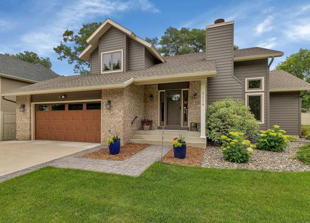Property at 2114 Shannon Dr, Saint Cloud, MN 56301, 3 beds, 4 baths