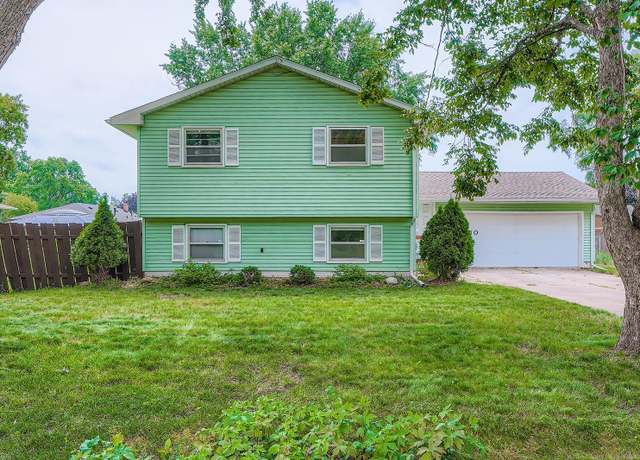 Property at 1340 Ripley Ave, Maplewood, MN 55109, 3 beds, 2 baths