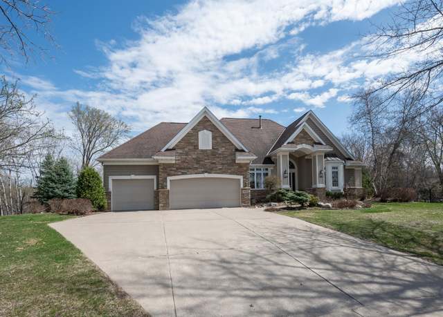 Property at 468 Hillscourte N, Roseville, MN 55113, 4 beds, 3 baths