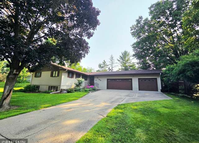 Property at 400 Edgewood Dr, Glencoe, MN 55336, 4 beds, 3 baths